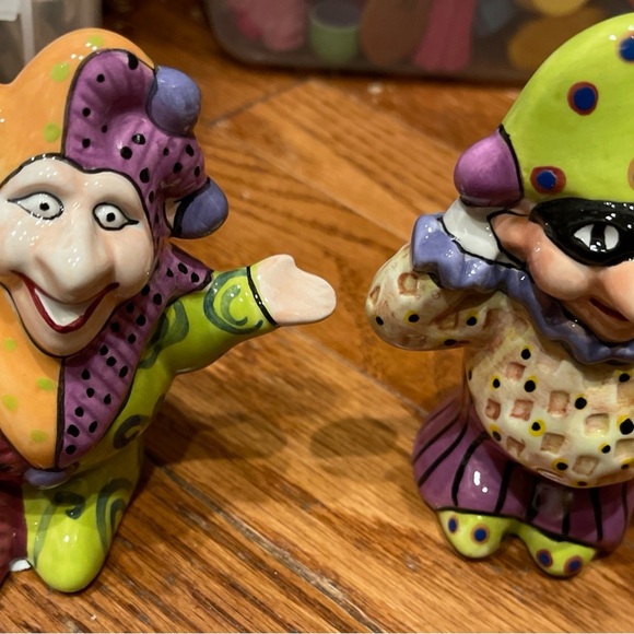 Colorful Jester Salt & Pepper Mardi Gras - Picture 2 of 5